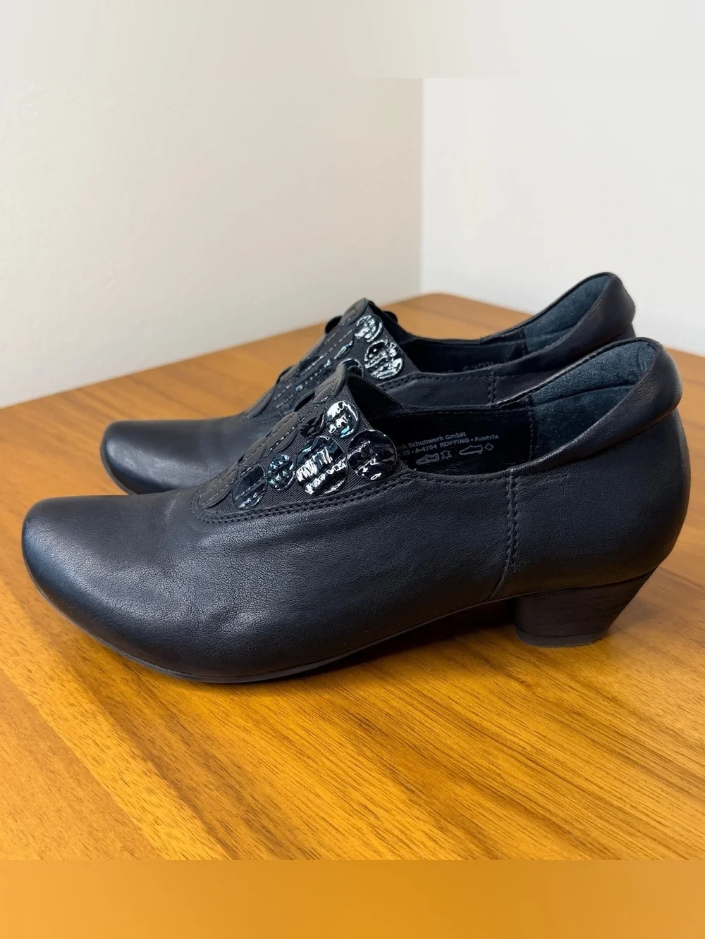 Think! Aida Black Leather Pumps Women’s Size 5.5 Comfort Shoes Handcrafted